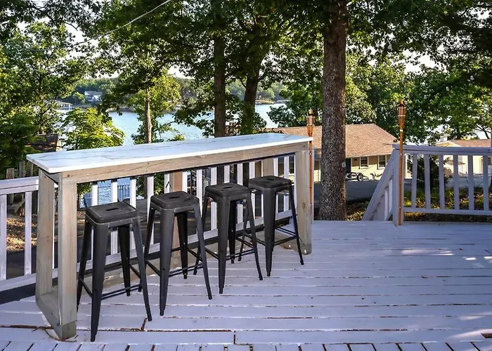 Funky Little Lakehouse - Private Dock And Sunset View
